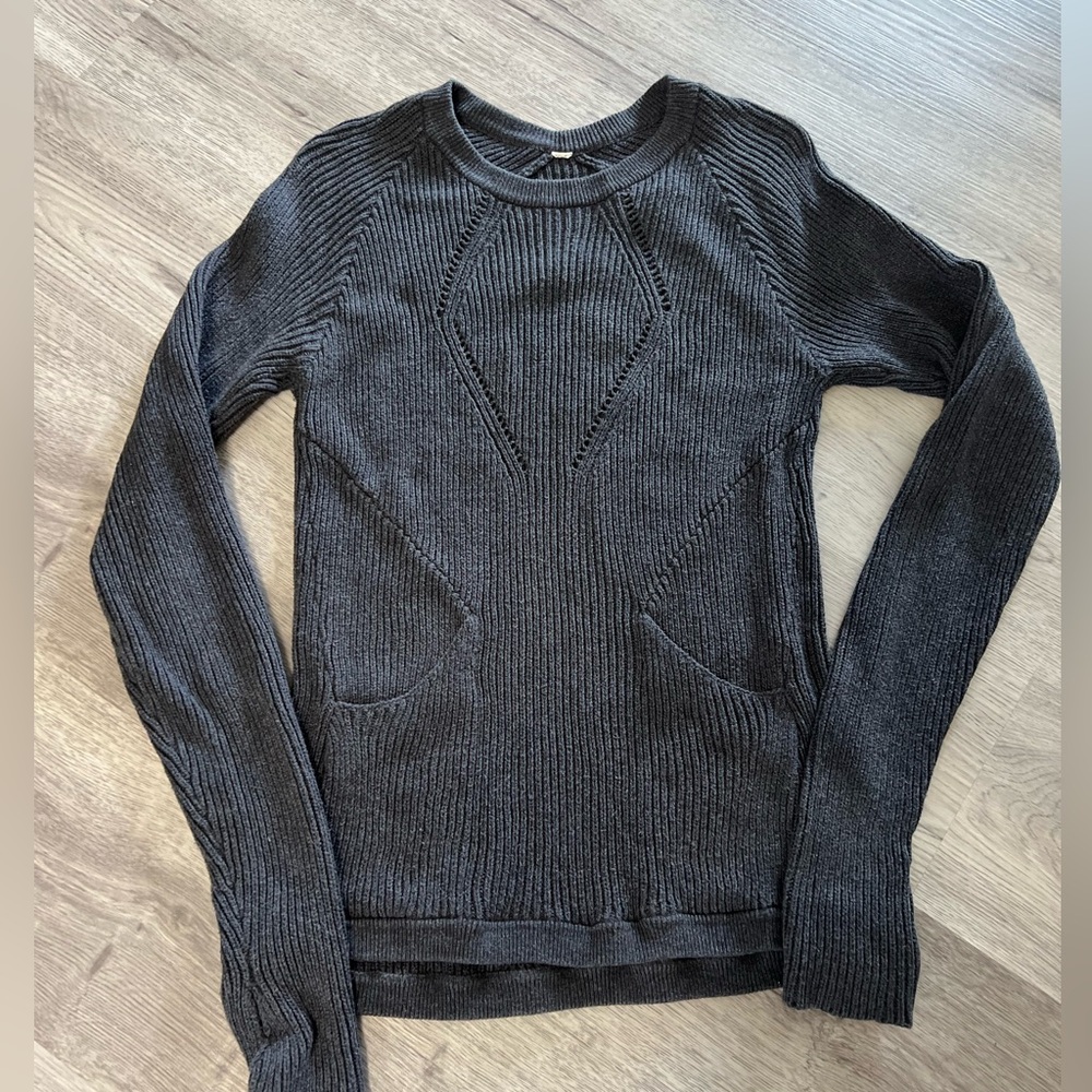 Women's Lululemon Gray Long Sleeve High Low Cotton Sweater